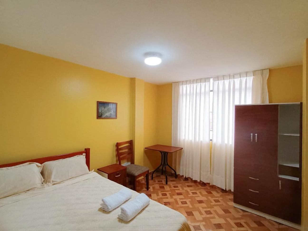 דירות לימה Right Across From The Airport - Free Shuttle - A Y J Familia מראה חיצוני תמונה