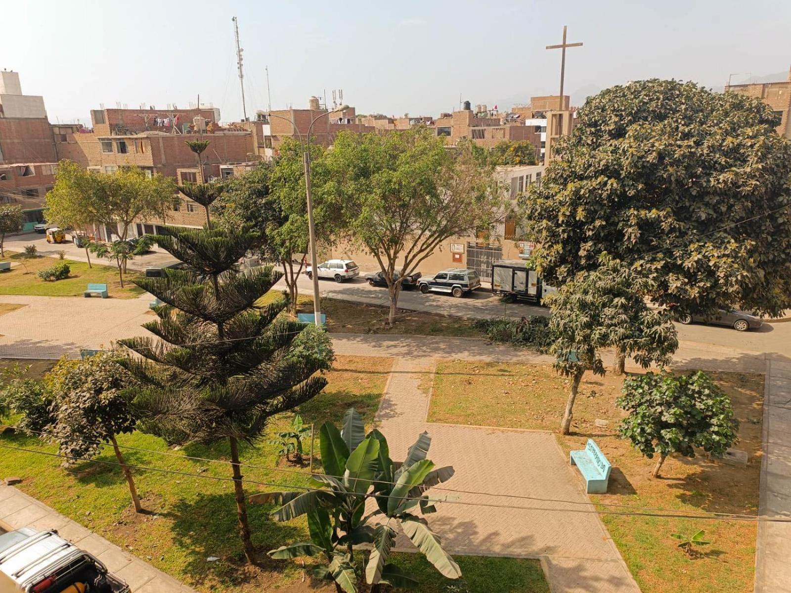 דירות לימה Right Across From The Airport - Free Shuttle - A Y J Familia מראה חיצוני תמונה