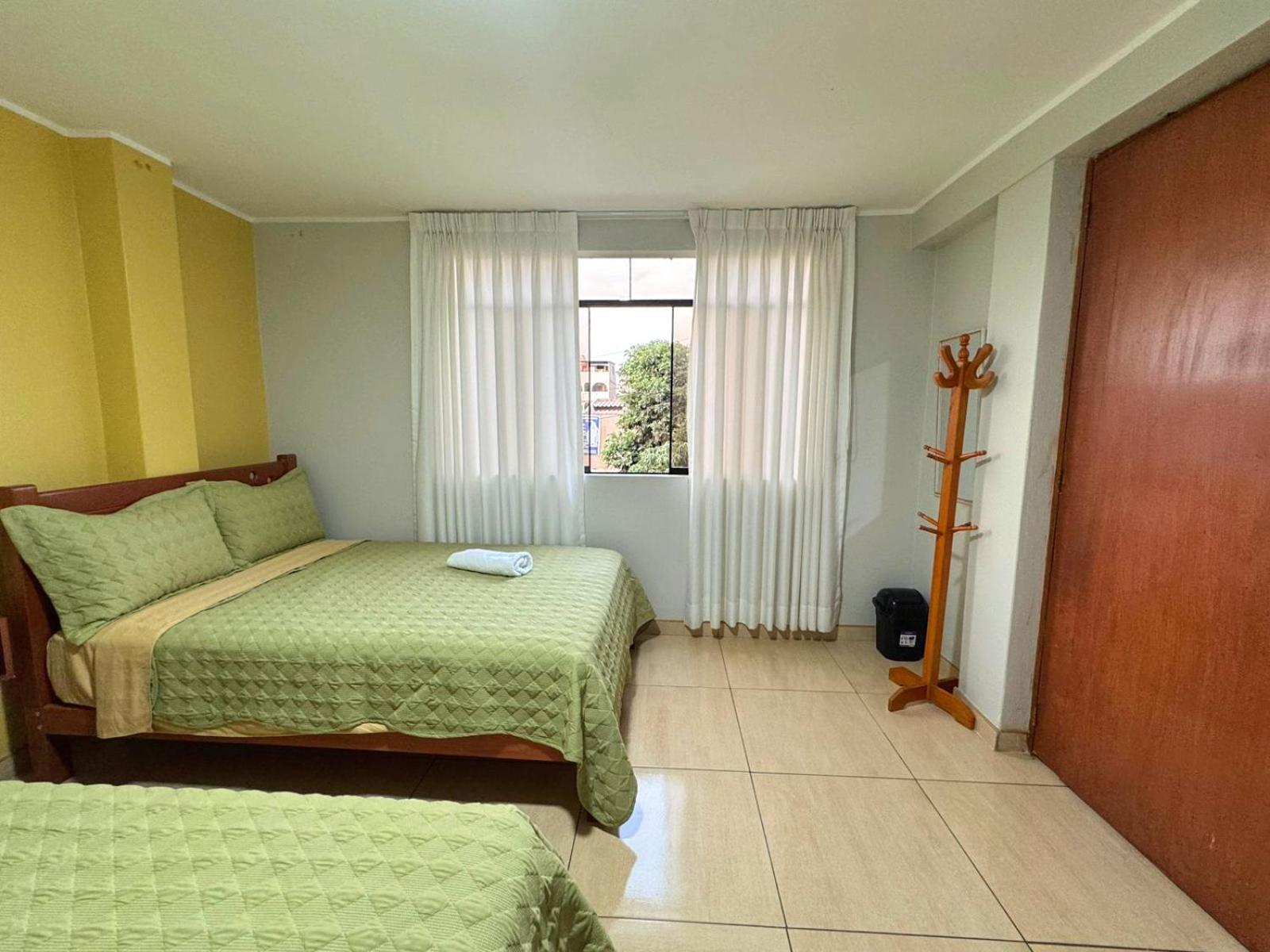 דירות לימה Right Across From The Airport - Free Shuttle - A Y J Familia מראה חיצוני תמונה