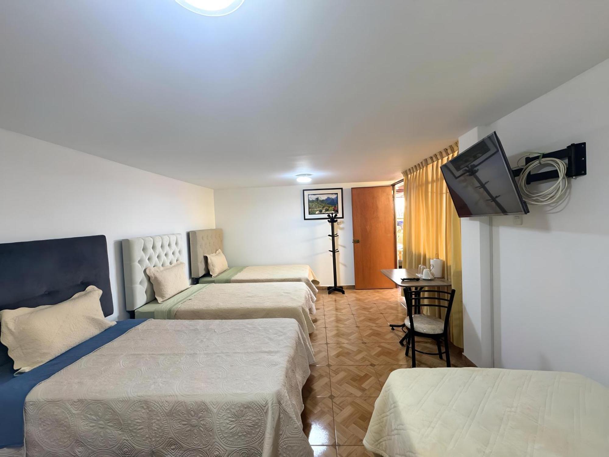 דירות לימה Right Across From The Airport - Free Shuttle - A Y J Familia מראה חיצוני תמונה